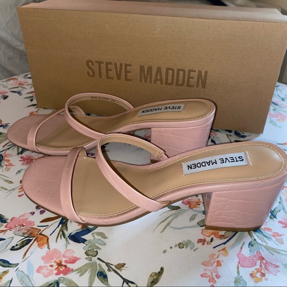 NWOT STEVE MADDEN Issy Block Heel Slide Sandal Pink - Picture 5 of 9